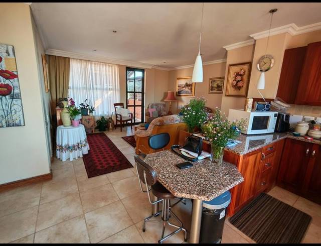 1 BEDROOM APARTMENT FOR SALE IN NEWLANDS